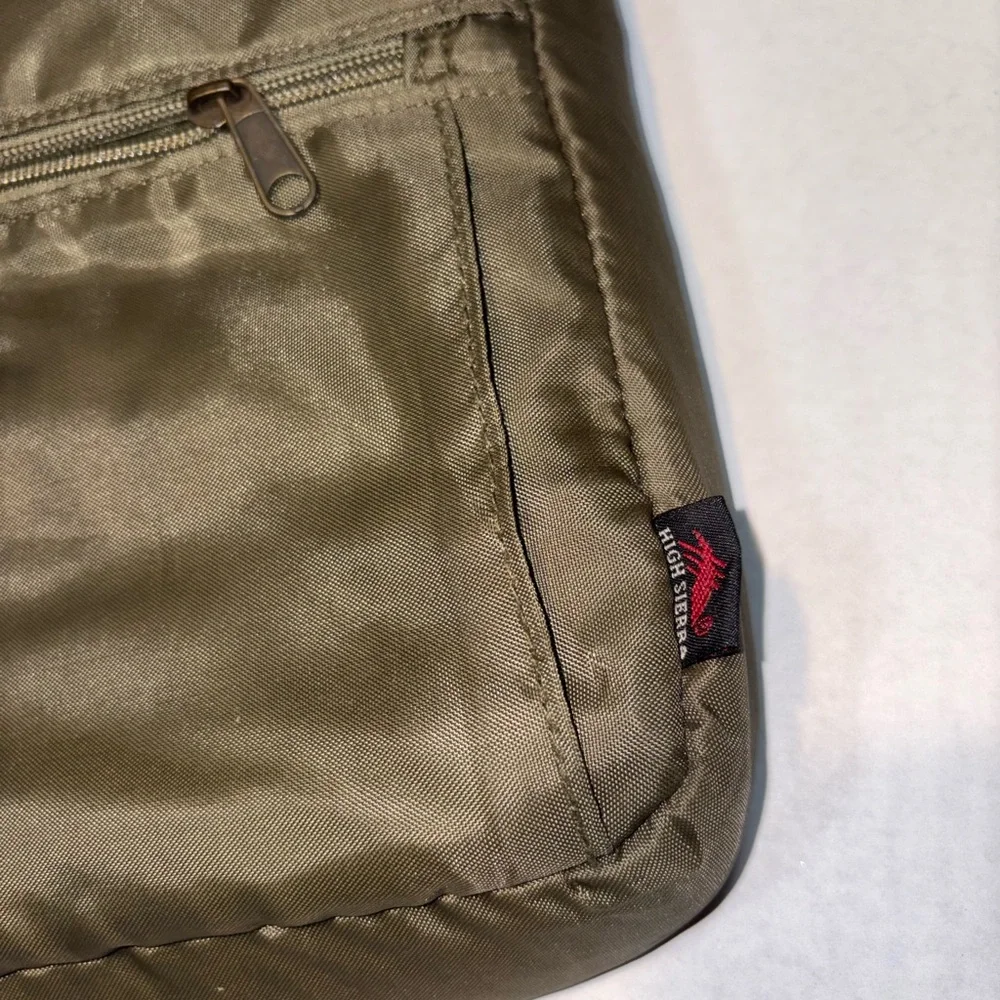 High Sierra Army Green Laptop or Messenger Bag pockets